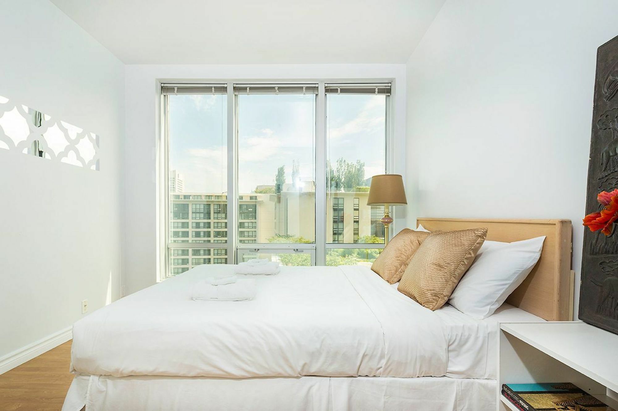 Hotel Central 1Br In Downtown Vancouver By Sonder Exterior foto